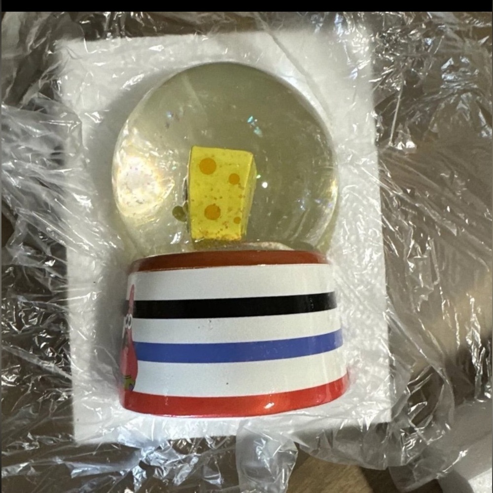 SPONGE BOB SQUAREPANTS  SNOW  GLOBE SPONGE BOB GLOBE NEW - Picture 7 of 11